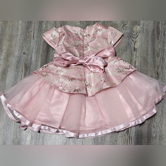 Frendz Dress - Picture 9 of 10